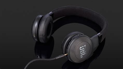 JBL E45BT Review | headphonecheck.com