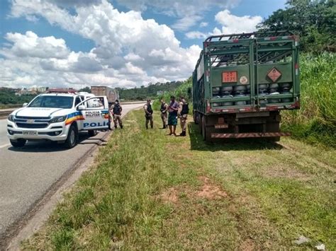 MG 050 PM age rápido recupera carga 425 botijões de gás avaliada em