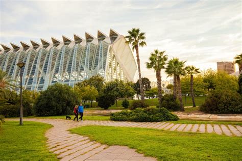 VALENCIA, SPAIN - November 15, 2017: Turia River Gardens Jardin Del Turia, Leisure and Sport ...