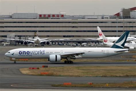 キャセイパシフィック航空 Boeing 777 300 B Kql 羽田空港 航空フォト By Tkosadaさん 撮影2022年12月21日