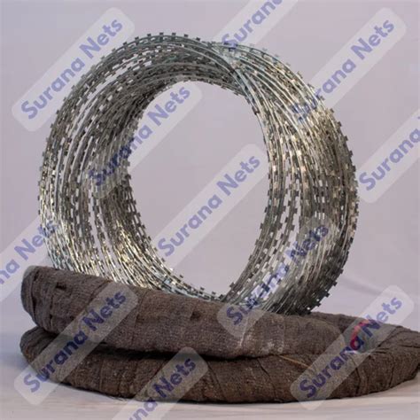 Galvanized Iron Concertina Coil Fencing Wire Diameter 2 5 Mm At Rs