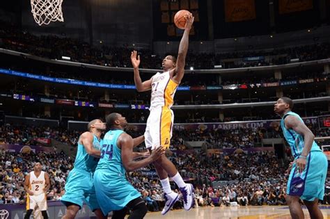 Lakers vs. Hornets 11/9/14 Photo Gallery | NBA.com