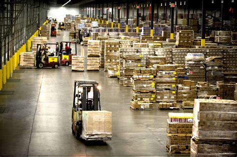 Increase Your Business’s Efficiency with a Pick and Pack Warehouse ...