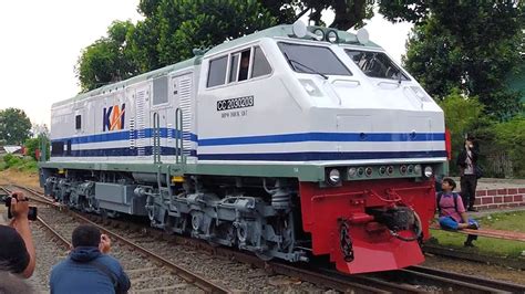 LOKOMOTIF CC 203 LIVERY DUA GARIS BIRU Ujicoba Lokomotif CC 203 02 03