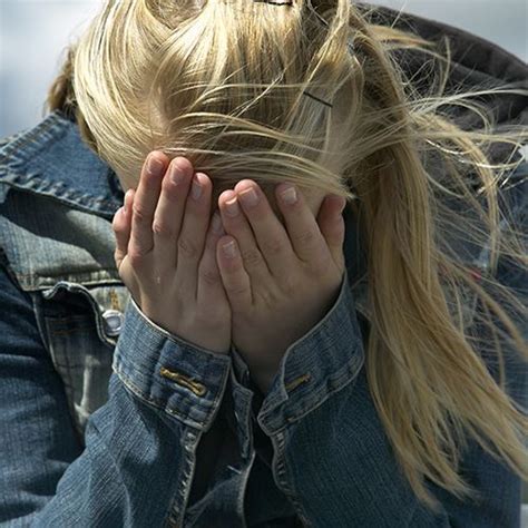 R Du Utsatt F R Hot Och V Ld Nacka Kommun