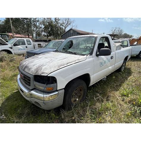 2004 Gmc Sierra Pickup Truck