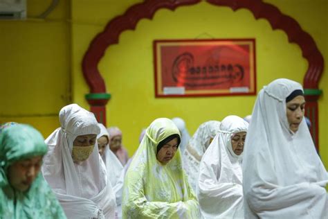 Foto BERITA FOTO Jejak Pembauran Tionghoa Di Masjid Lautze Halaman 10