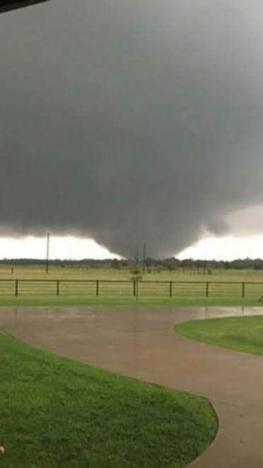 4 Dead After Tornadoes Sweep Through Parts Of Texas