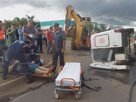 G1 Paciente idoso morre após acidente entre ambulância e