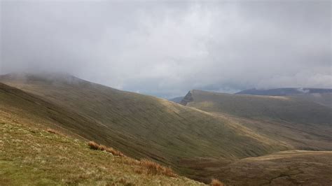 Pen-Y-Fan Circular Walk from Blaen-Y-Glyn (12 Miles) - Weekend Walk