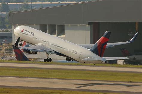 N197DN Delta Boeing 767 300ER ATL Renaissance Concours Flickr