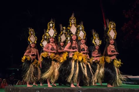 Hula dancers editorial image. Image of hawaii, maui - 240084375