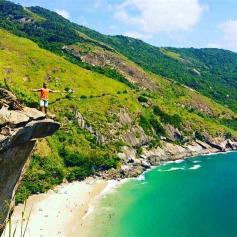 Pedra Da Tartaruga Entre Praias De Grumari E Barra De Guaratiba Rj