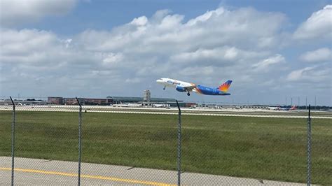 Plane Spotting At Grand Rapids International Airport Grr Youtube