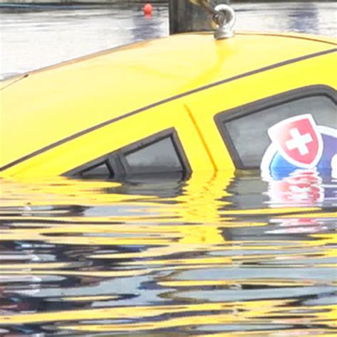 Buch Anker Revision auto unter wasser tür öffnen Jede Woche Rolltreppe