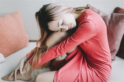 Premium Photo Romantic Portrait Of A Beautiful Young Woman In Pink