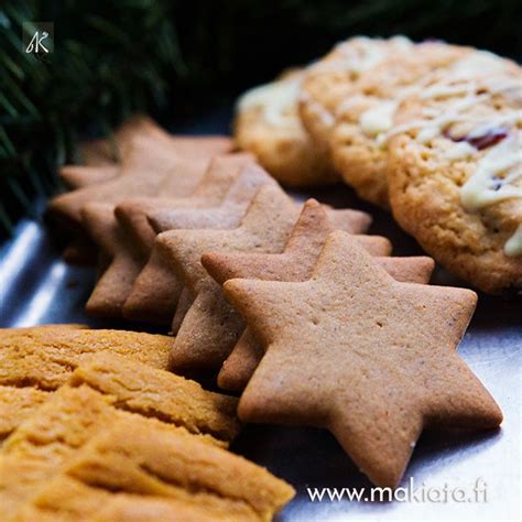 Wilhelmiinat Piparkakut Ja Valkosuklaa Karpalo Cookies Food Cookies