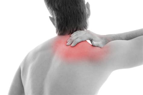 7 Possible Causes Of Pain Under Your Shoulder Blade