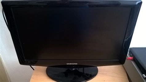 Samsung LE 22B350 22 DVB T LCD TV Monitor