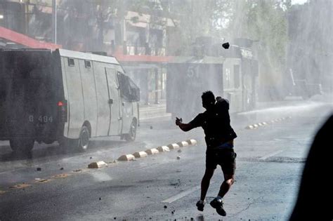 Disturbios En Santiago A Dos D As Del Plebiscito Constitucional En