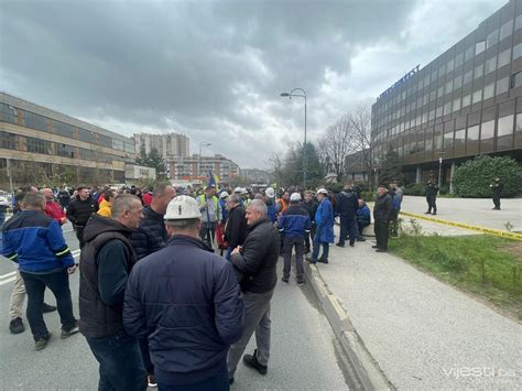 Foto Video Protest Zeni Kih Rudara Ispred Vlade Fbih