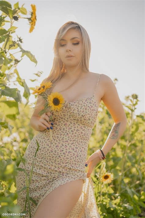 Amy Thunderbolt Sunflower Patreon Cosplay Set Naked Cosplay Asian