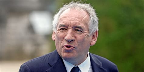 François Bayrou rend hommage à Jean Pierre Elkabbach un journaliste