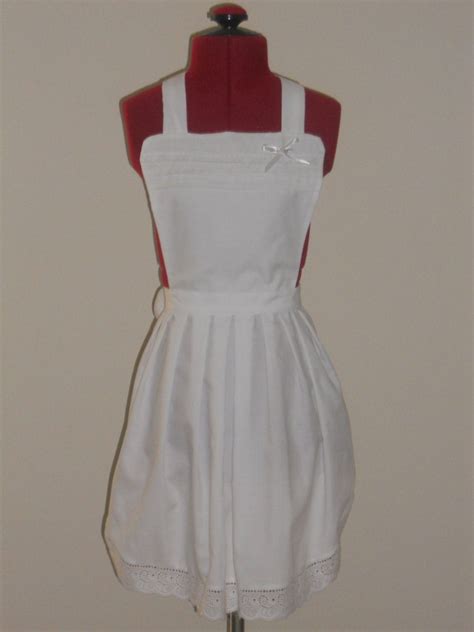 Pretty Pleated Cotton Full Apron With Lace Trim