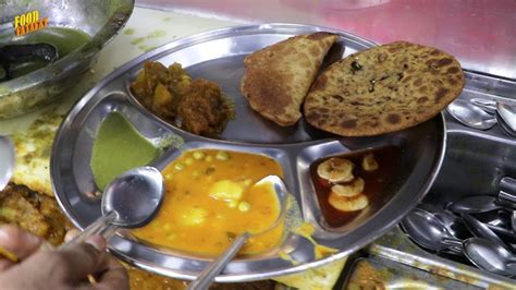 Paranthe Wali Gali Delhi S World Famous Fried Bread Street Food