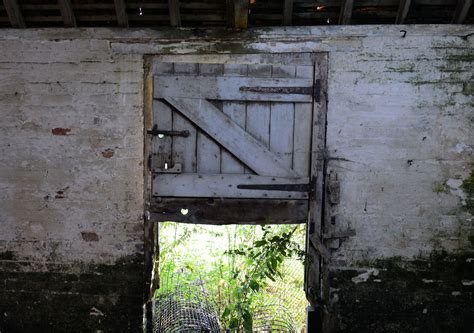 Abandoned and DerelictDerelict Farm Barns - Abandoned and Derelict