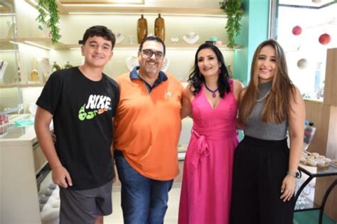 Empreendedora inaugura loja O Diário Interativo Online