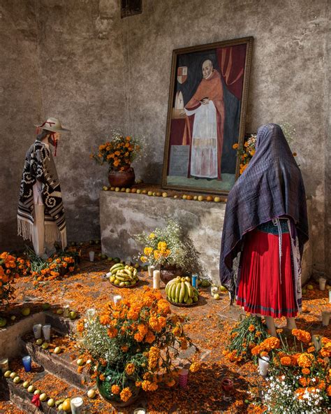 el dia de los muertos in Patzcuaro - LOUIS MONTROSE PHOTOGRAPHY