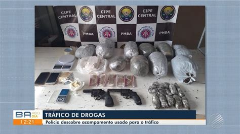 Polícia encontra acampamento usado para tráfico de drogas em zona rural