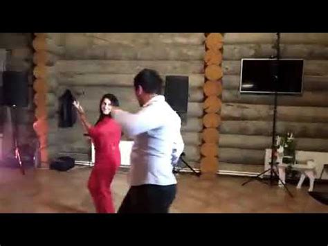 Танцует Сын иСнаха - YouTube