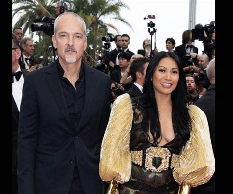 Anggun Bersinar Di Red Carpet Festival Film Cannes