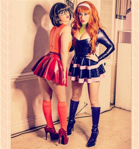 Daphne By Pollyplays Velma By Lottiestarr Chicas Cosplay Chicas Chicas De Instagram