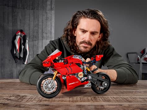 LEGO Technic 42107 Ducati Panigale V4 R ab 1 Juni 2020 verfügbar