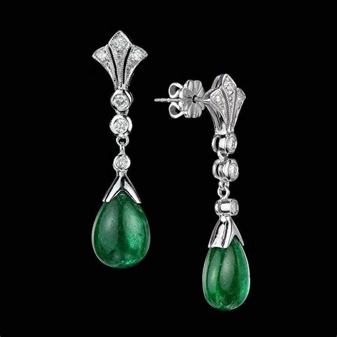 Natural Emerald Diamond Set Pendant And Drop Earrings At 1stdibs Emerald Pendant Earrings