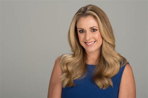 Sportscenters Nicole Briscoe Signs New Espn Contract Will Host Indy