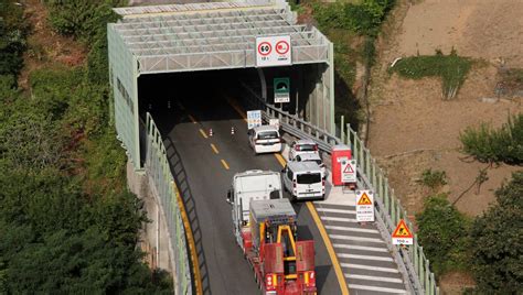 A Lavori In Autostrada Per Maxi Cantiere Continuano Le Code La