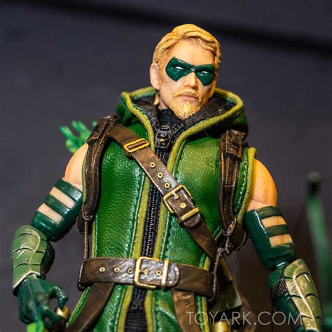 Mezco S Green Arrow Action Figure Will Not Fail Your Collection