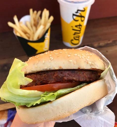 Vegan At Carl S Jr Beyond Breakfast Sausage Is Here PETA