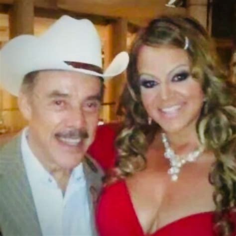 Hijos de Jenni Rivera irán a juicio en contra de su abuelo don Pedro