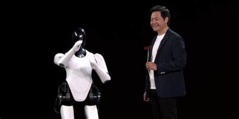 Xiaomi Presentó Cyberone Su Primer Robot Humanoide Doble Llave