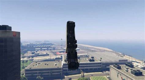 Watch These Amazing GTA 5 Truck Stunts - GameSpot