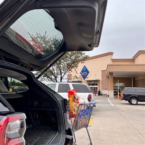 Sams Club Warehouse Or Wholesale Store In Papillion