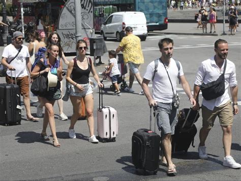 Lajuntament Celebra El Nou Reglament Per Controlar Els Pisos Tur Stics