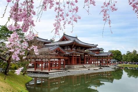 Premium Photo Byodo In Temple In Uji Kyoto Japan During Spring