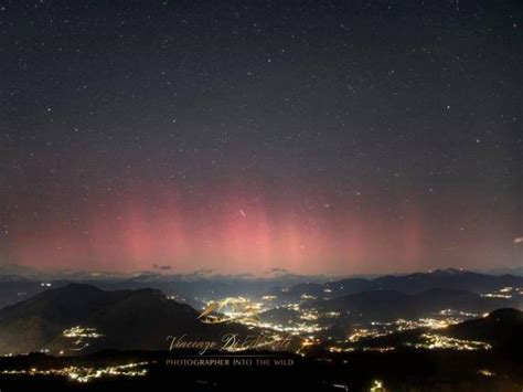 L aurora boreale nei cieli di Varese così le particelle solari