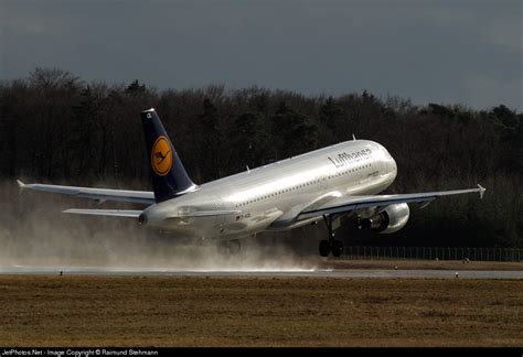 D AIQL Airbus A320 211 Lufthansa Raimund Stehmann JetPhotos